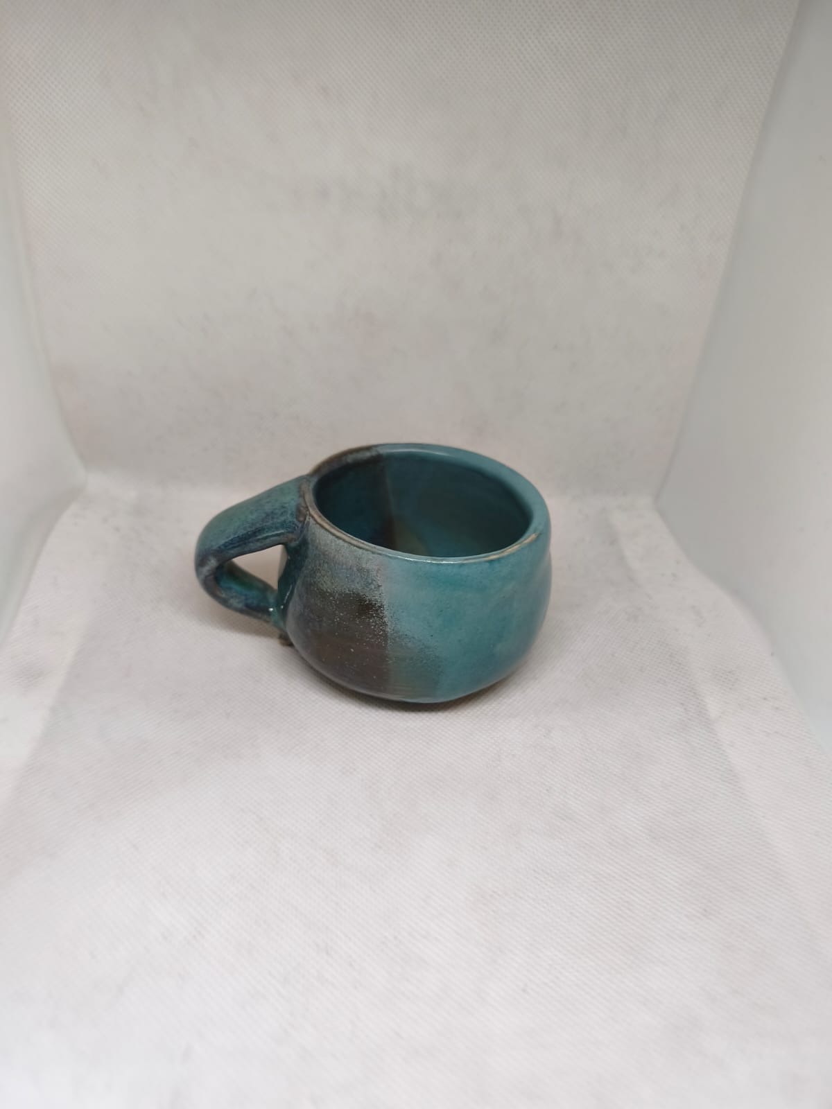 Taza azul para café express de cerámica artesanal